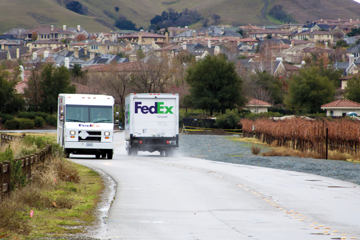 480-ecommerce-fedex-Chris-Saulit